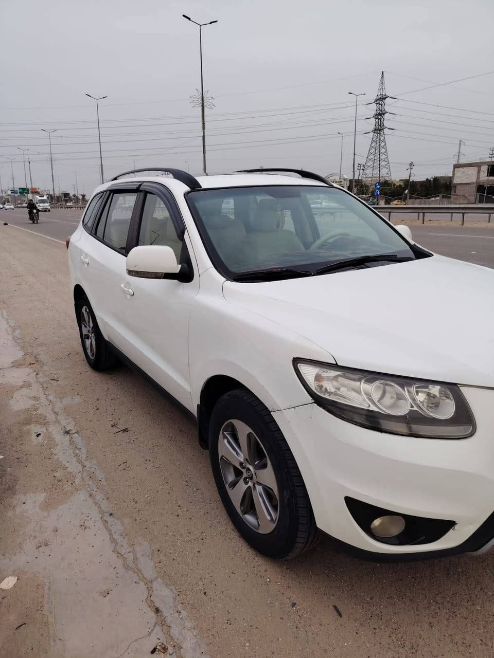 سنتافي مديل 2012 رقم اربيل تريد وكالة تريد تحويل وارد خليجي مكينه 6 سلندر حجم المحرك 3500 حداديه جاهزة تخم تاير تبريد ثلج فور ويل تحكم ستيرن شاشه كامره شاير مري وشفط فتحت سقف ثلاجة ويل كب كروم تبريد 3 قطع سبعه راكب سنويه لغاية 2030 سياره جديده وجاهزه من كلشي السعر 135 وبيه مجال.
 للاستفسار الاتصال *********** 
***********
مكان السيارة كربلاء
