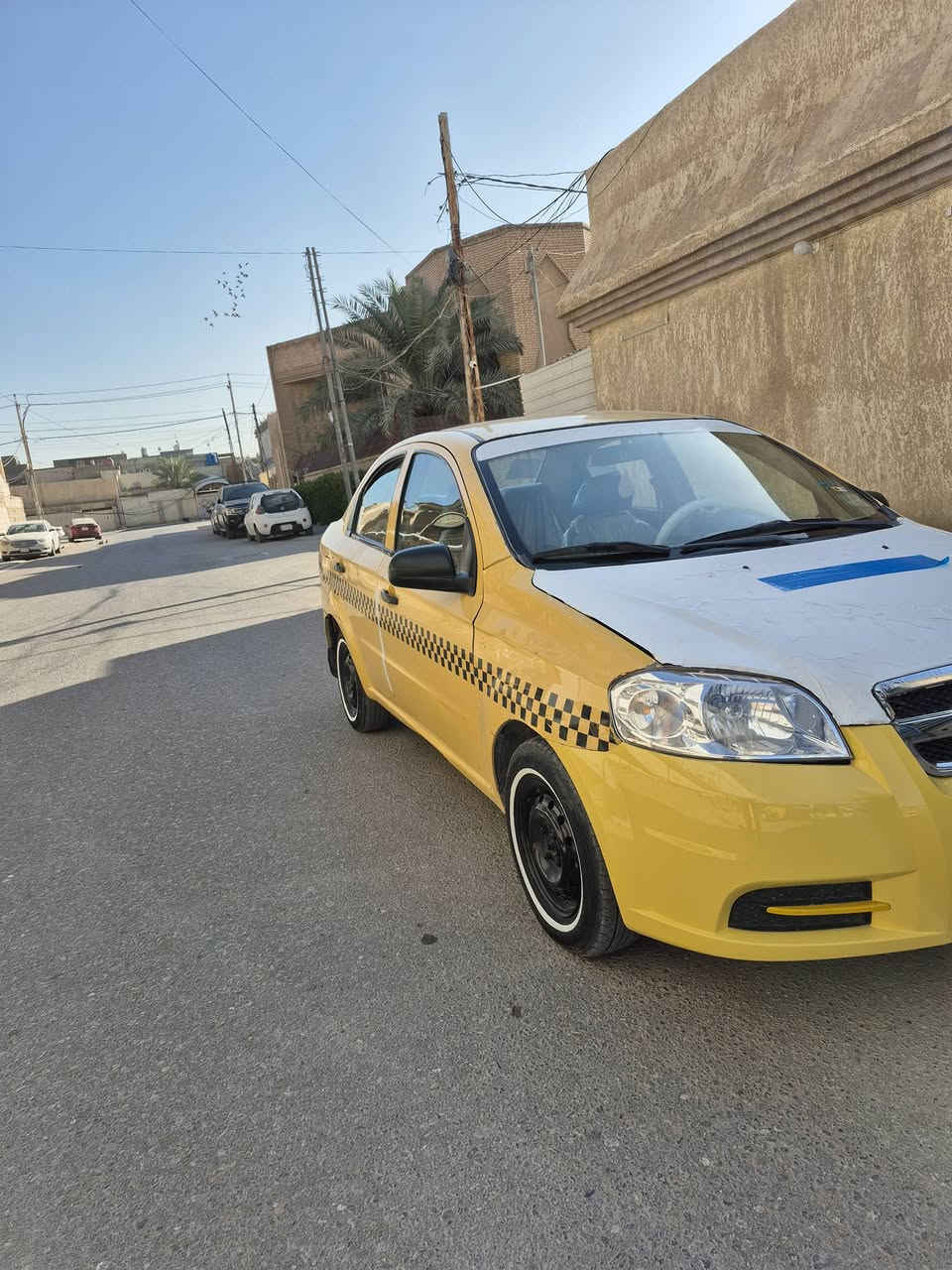 السلام عليكم أفيو مديل2011 تكسي رقم نجف محرك مفتوح السيارة مكفولة كفالة عامة من الصبغ والضربة والتبديل بيها فقط باردات ... كير ومحرك مكفولات وعل شرط حدادية جاهزة السيارة كلشي ماعايزة للبيع فقط سعرها 52 وبيها مجال للشراي عنوان السيارة نجف  للاستفسار ***********
