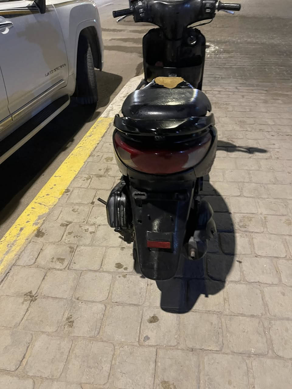 دراجه ابريز كابريته اصليه كهربائيات كله شغاله سلف وهندر تشتغله فشكته ابلاديه دبلات جدد شلعه ومعدل السعر 400 مكاني جادريه.  خاص.   ***********
