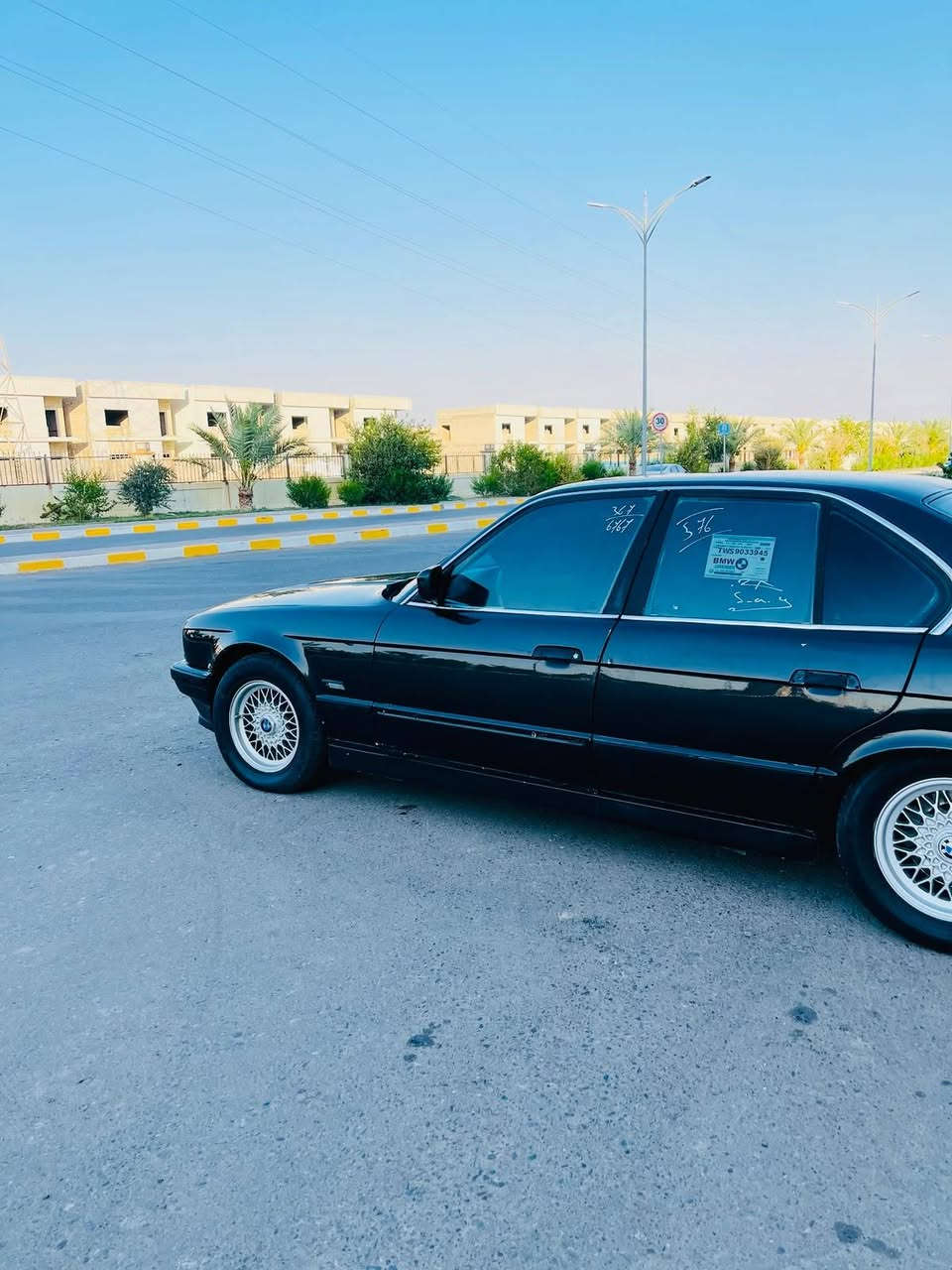 530 موديل 1990 رقم بغداد دولي شرط تحويل وغرامات هزه جديده محرك وكير شرط دركه mويل خليه 
تبريد شغال بس كمبريسر بي ضعف تخم تاير صدر جديد السعر((٥٠))وبيها مجال مكان تكريت ***********
