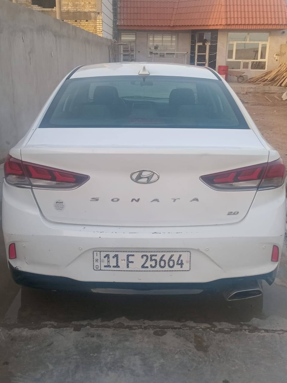 سلام عليكم سياره سوناتا
موديل 2019 لون ابيض صدفي
رقم بغداد انكليزي وبسمي تحويل ثاني يوم
السياره وارد اميركي تبريد جيد جدا خير من الله 
محرك جيتي ممتاز بدون تنقيص او بخار من التبديله الى التبديله 
تايرات تخم ياباني دلوب
ضرر السياره الجنطه الخلفيه 
السعر 135 ورقه وبيه مجال لاتصال 
على الرقم التالي ***********
