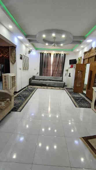 🏡 دار سكن طابو زراعي – سند 25 – للبيع في حي الجامعة
📍 المساحة: 300 متر

فرصة مميزة لشراء بيت واسع وبناء عصري جديد، يقع في حي الجامعة خلف مركز الشرطة، ويبعد فقط 30 متر عن الشارع الرئيسي.

🔹 مواصفات الدار:

استقبال واسع

صالة كبيرة راقية

غرفتان نوم

مطبخ كبير مع كيلدور

درج دور

طارمة أمامية

كراج

حديقة ومناور

الأرضية بورسلين درجة أولى

البناء كونكريت مسلح

السقوف جبسمبورد حديث

البيت نظيف جداً ومتعوب عليه

سنة البناء: 2023 – 2024

📍 العنوان: حي الجامعة – خلف مركز الشرطة – يبعد 30 متر عن الشارع الرئيسي

🏢  مكتب علاء الخالدي للعقار
📍 عنوان المكتب: الديوانية – حي الفرات – شارع الصب – قرب صيدلية النيزك
📞 للاستفسار الاتصال: ***********
