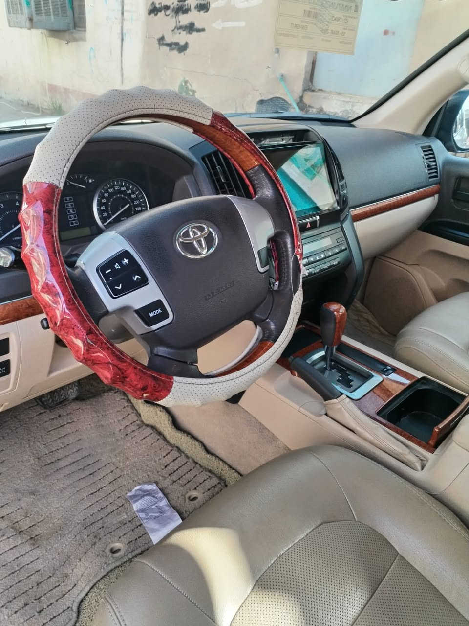 السلام عليكم
لاندكروز 2014  فطيم اصل مكفولة من صبغ والتبديل 
السعر 385$  

‭0788 437 3156‬
