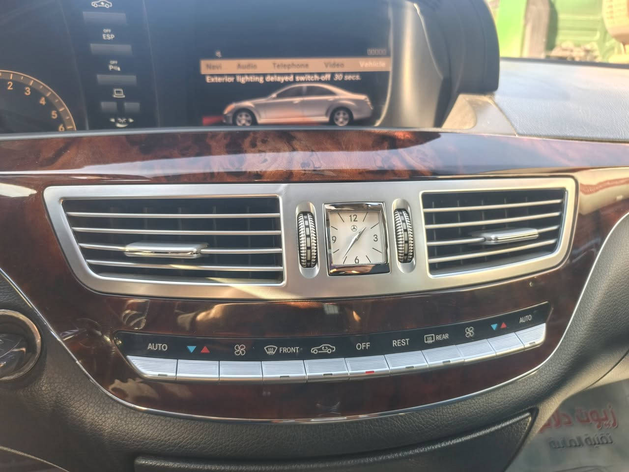 السلام عليكم للبيع فقط. مارسدسS350 v6 موديل 2008 لون سلفر كما موضح بل صور وارد الماني سط رقم اربيل شبه مميز تحويل مباشر باسمي يعني كبل تحول هزه جديده .فوللل موصفات باب طويل  داخل اسود سياره نظيفه بمعنئ الكلمة بيه صبغ بسيط بل باب وشويه بل بلجاملغ جهت السايق اثر شخط طويل وبيها بارد بل هلال كد شبر سونار السياره مرفق المندلاوي كير ومكينه مكفولات المقاعد الخلفيه كله كهرباء مقعد السايق تفاعلي عند المنعطفات المقاعد الاماميه ولخلفيه كلهن يجن تتفئه وتبريد وتحكم سياره جكات تصعد وتنزل خمس بردات كهرباء تكدر تتحكم بيهن من المقصوره الخلفيه من يم السايق دبل بانوراما تتحكم بيه من الخلف ومن الإمام حساسات اماميه وخليفه جانبيه وتحديد مسار اربع أبواب شفط صندوك شفط ستيرن كهرباء خاصية الصعود ونزول ناضور ليلي تبريد 3 مناخات منفصله للسايق والراكب الامامي ولمقصوره الخلفيه سماعات بلوتوث وسستم صوت سياره خير من الله مال جناي و S معروفه بعد بل مواصفات مكان📍 سياره بغداد مدينة الصدر عارضها 215💲وبيها مجال رقم  ***********
