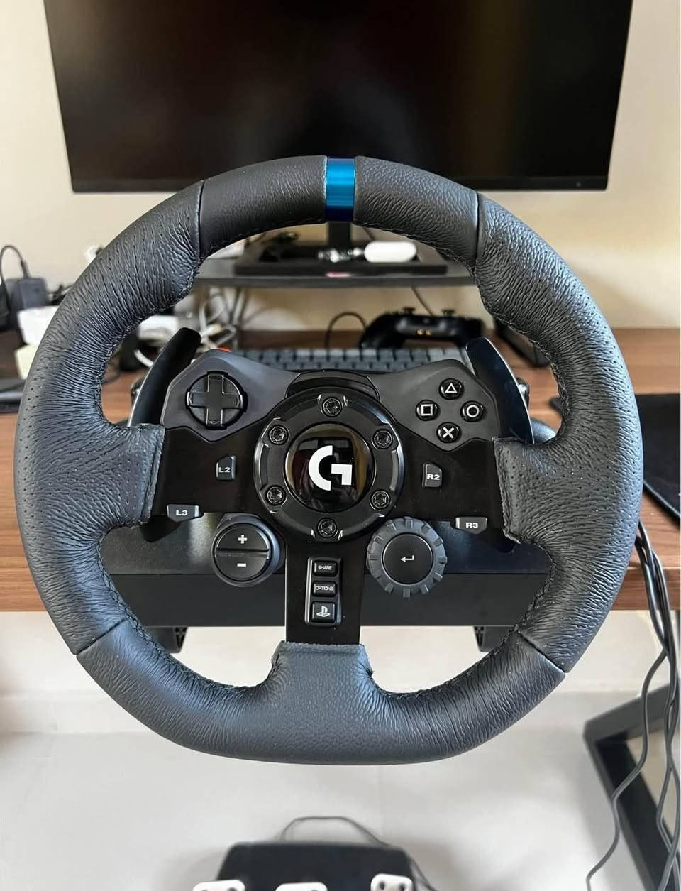 logitech g923 full full
ger ji yel dgel 
xas bo jihaze (ps4. ps5.pc) drste
jdid jdide 
j almaniya mn inaye  hemi tsht dgeln

mshteri bi risaleke freke xas 
yan telefone bke

s3r . 275$ 

*********** زاخو, دهوك
