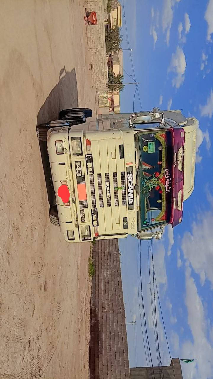 السلام عليكم سكانيه للبيع راس وعربانه موديل 95 طول العربانه 50/ 12 حدادي تخم تاير  فقط المكينه بيهه صرف الاستفسار ع الرقم ***********
