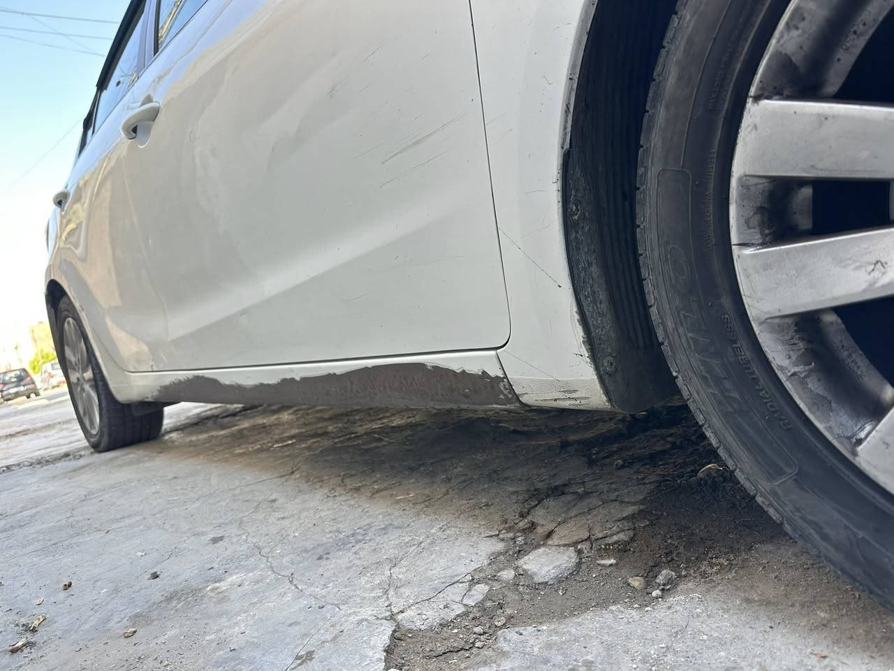 السلام عليكم كيه فورتي مديل 2016 حادثه من  امريكه بنيد نفسيته مصلح  وادخل عراق انظرب جاملغ سايق ودعاميه يعني تنحسب قطعتين وبيه دوسه معمره بدون صبغ واكو بعض تلحيظات   ونص فول مكينه 18 وبيه منظومه غاز  وصور حادث موجوده  وسياره بسمي كبل احولك 
 ورقم *********** خط واتساب مفتوح
