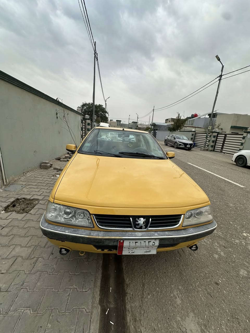 السلام عليكم 
المحرك بس كازكيت مبدلين كامل 
كير قبل اسبوع شديته جديد مو مستعمل او باله ( جديد ) 
الحدادية سليمه ما بيها اي شي 
تخم تاير جديد مع السبير 
تبريد شغال مابي اي مشكلة
الهيئة والغرامات تصفر من تداور وعليه وذني كلهن 
سستم صوت جديدة 
باتري جديد 
منظومة بريك كاملة 

بيها ضربه جاملغ صوب السايق معمر شركة 

السعر : 38 ورقة وبيها مجال
مكاني : النجف الاشرف 
رقم التلفون : ***********
