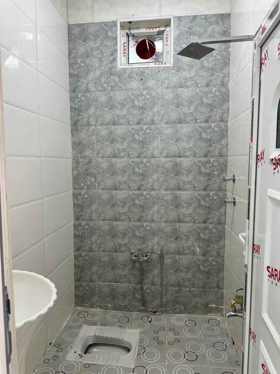 🫲السلام عليكم 
بلاش بلاش 
🏠بيت🏠 للبيع في النجف لاشرف حي النداء 

📐المساحه 100 م 

🔸منطقت 56 البيت قريب ع 60 العرضي لاول قريب ع 🔹موقف الكيات مكانه كلش حلو 

🧱اساس صب سكف صب طابوق نهروان  بناء درجة اولى 

يحتوي ع 

🔸استقبال صاله مطبخ غرفه نوم حمام توليت مكشوفه 
الطابق الثاني غرفتين وصاله وحمام وصطح 

💵💵سعره 115 مع المجال البصيط 💵💵

⁉️لاستفسار اتصل او مرسله خاص وتساب 

📞*********** وتساب 

📞*********** وتساب
