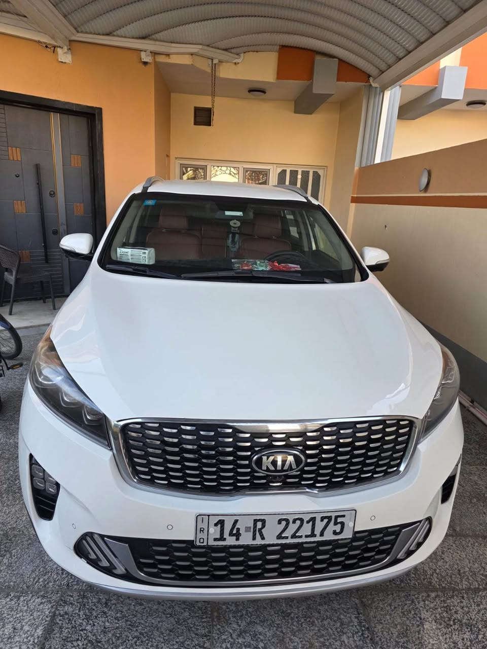 السلام عليكم سورنتو مديل 20 السياره كفاله ماعدى طخه بلباب ع كد شبر فقط الباقي كفاله محرك 6V يعني 6 سلندر المرغوب محرك كير حداده السياره جاهزه واحد ع واحد شرط الفحص 
السعر 260 بيه مجال قليل جوه ال250 لاتجيلي ولا تتصل 
العنوان البصره حي المهندسين 
السياره بسمي شرط التحويل 
رقم الهاتف *********** البصرة, العراق
