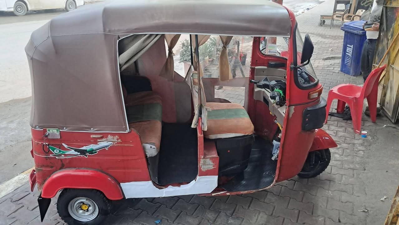 تكتك موديل ١٧ اوراق قرصها مسحوب
السعر 3 و250 وبيها مجال مكاني مسيب ***********
