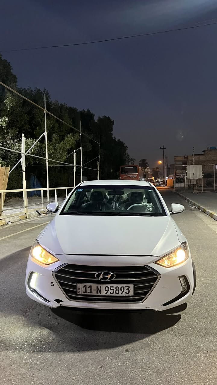 النترا 2017 نص فول
كندي بيها تبديل جاملغ امامي ايمن والبقيه كفاله لا شواصي ولا لغود كير مكينه خير من الله السياره نص فول رادار جانبي وتدفئه بلكشن وبلستيرن وشاشه جبيره
سعرها 132 وبيها مجال للشراي  
مكاني بغداد جديده ***********
