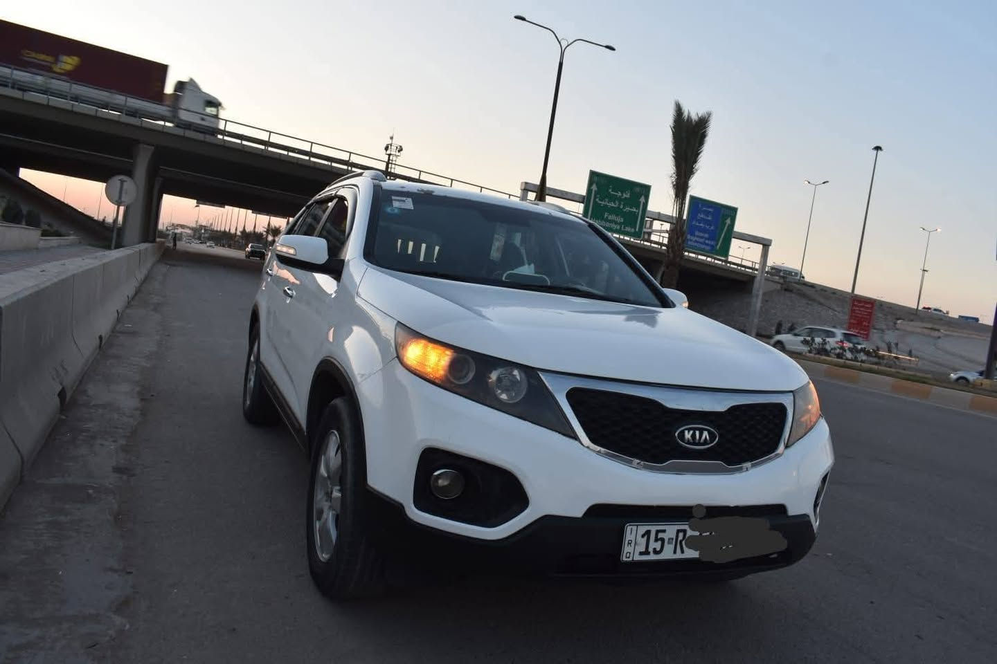 كيا سورنتو 2013
وارد أمريكي بيهة صبغ بباب الصندوق فقط (كما مؤشر بالسونار) 

5 راكب 

محرك ٤ سلندر

 2400 GDI 

گير 6 نمر ما مفتوح 

بدون بانوراما

تبريد قطعتين

رقم دولي مشروع وطني بإسمي تحويل ثاني يوم باي مكان

سنوية جديدة لغاية 2030

هزة جديدة

تخم تاير جديد 

اللون ابيض صدفي 

يدات نيكل 

داخل اسود + صاج اسود 

تحكمات ستيرن جهتين 

حساسات خلفية

مانع انزلاق

كروز مثبت سرعة 

نظام ايكو 

إشارات بالمرايات

شاشة سمارت 

بلوتوث وتحكم تلفون بالستيرن

كاميرا خلفية 

مخارج AUX +  12V

نظام انذار وحماية 

كشنات جلد رياضي (اسود ورصاصي) 

انارة داخلية كاملة 

مراية داخلية سمارت + بوصلة

تدفئة بالكشنات 

أرضية مغلفة جلد بالكامل

ارضيات أصلية ليف 

ايرباكات عدد 8

السعر ١٢٥ ورقة 

للتواصل ***********
