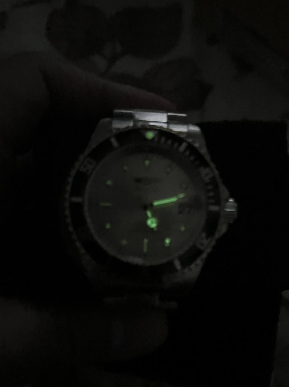 ⌚ ساعة Invicta غواصين – أوتوماتيك قطر ٤٠ ⌚

🔹 الحركة: أوتوماتيك (تعمل بدون بطارية)

🔹 الفئة: Professional Diver

🔹 مقاومة الماء: 200 متر

🔹 الزجاج: كريستال مقاوم للخدش

🔹 الإطار: دوّار (Diver Bezel) أسود مع تفاصيل ذهبية

🔹 لون المينا: ذهبي مع مؤشرات مضيئة

🔹 السوار: ستانلس ستيل

✨ ساعة قوية وفخمة، مناسبة للاستخدام اليومي والسباحة

✨ ماركة عالمية معروفة بتصاميم الغواصين

📍 السعر: 175 الف

📞 للتواصل: خاص او واتس اب

***********
