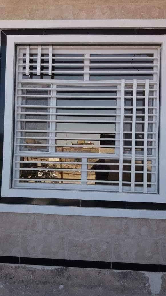 حدادة ابو ضرغام باب وشباك وسقائف باسعار مناسبة ***********
