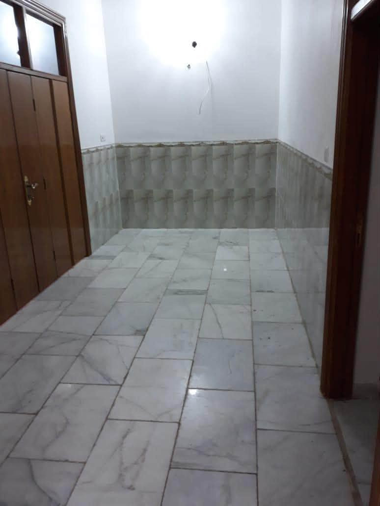 للبيع دار حي الزهراء مربع واجهه ١٠ نزال ١٠ متر مساحة ١٠٠ متر  شارع ٦ م طابقين بناء جديد ثلاث غرف نوم وصالتين واستقبال ومطبخ للاتصال *********** مجتبى معله او مراجعه مكتب ضي الحسن للعقار النجف الاشرف حي الزهراء شارع الكيات مقابل جامع الزهراء
