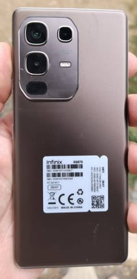 البيع انفنكس هوت 50 معا جميع ملحقاته شاحنه وسماعات بل كارتونة سعر ٢٥٠ ...