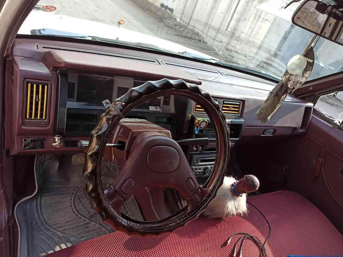 نیسان مۆدێل 1988 ئاڕم پلاسیکی سلێمانیە گێڕ و مەکینە و ئەکسل بەشەرت سعر:55گەڵا دەعمی نیە تەبریت سارد و گەرم مەزبوتە پاوەرە بۆیاخی نیە سەیارەکە زۆر خاوێنە کارەبای مەزبوتە (***********) السليمانية, العراق
