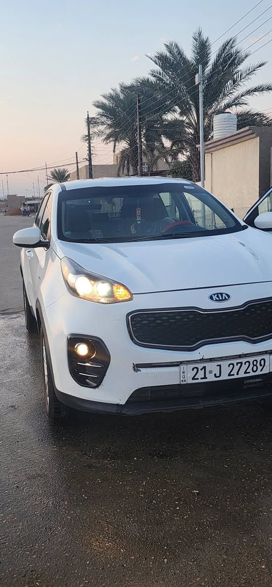 السلام عليكم..
سبورتج ٢٠١٧ امريكي

ماشيه ٩٣ الف ميل 

باسمي تحويل شوكت متريد 

رقم سليمانيه 

مكانها بابل المسيب 

١٦٥ بيها مجال
***********
