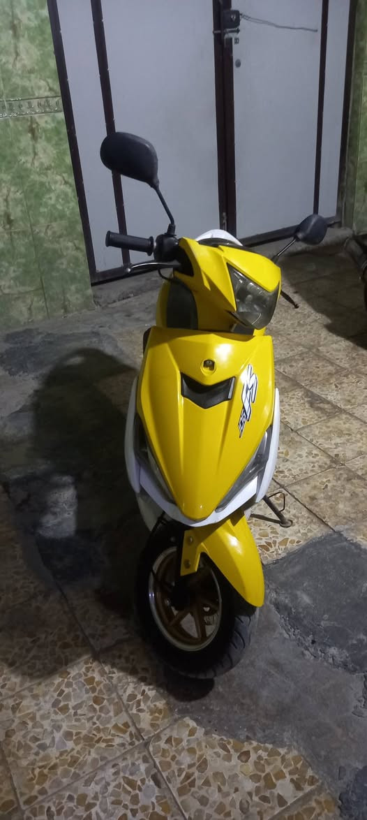 سلام عليكم عندي هاي دراجه جديد بيه بس لدوسه مكسوره مكينه جديده هندر جديد وباتري جديد كله شغاله مبيه نقص مكانه لشعب حي لبساتين  لسعر ٢٢٥٠ رقم ***********
