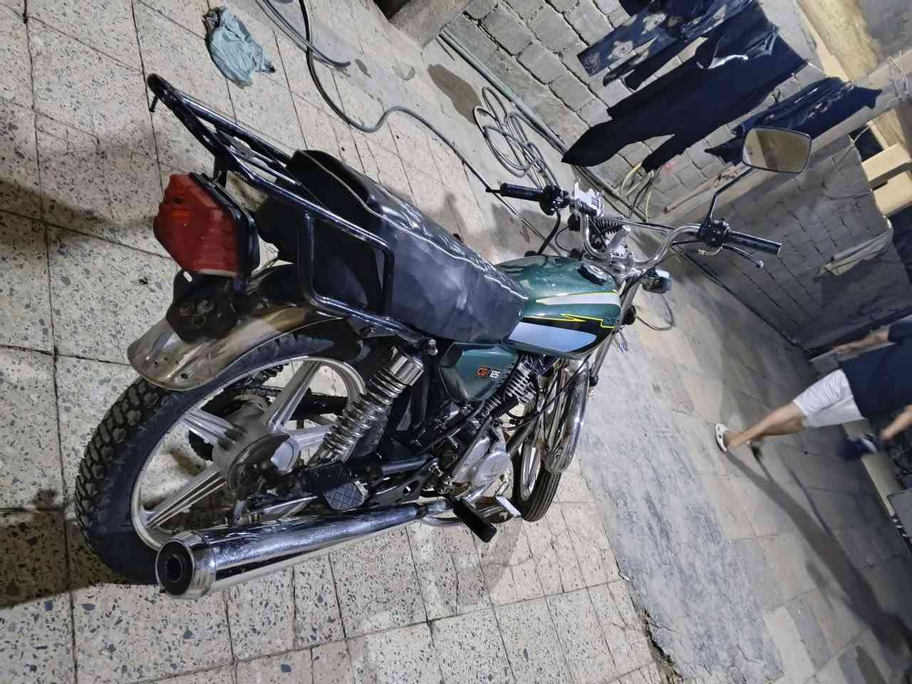 دراجه ايراني اربعه كير مكفوله كفاله عامه للبيع سعرها 400وبيهه مجال للشراي مكاني سوق ابو غريب وهاذه رقمي بي واتساب ***********
