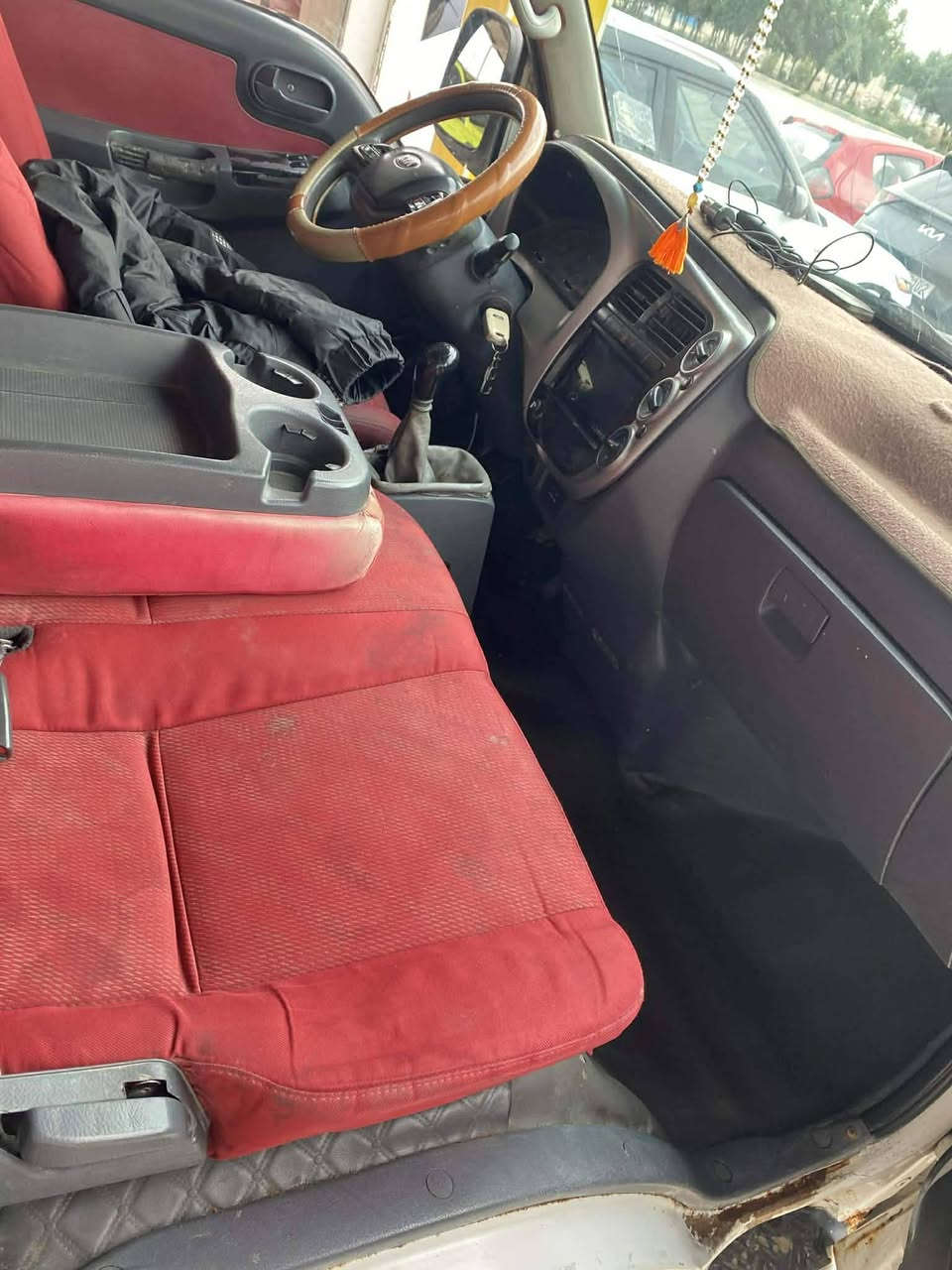 السلام عليكم كيه ٢٧٠٠موديل ١٤بارد بل بنيد سعر ٩٣وبيه مجال الاتصال على الرقم ***********
