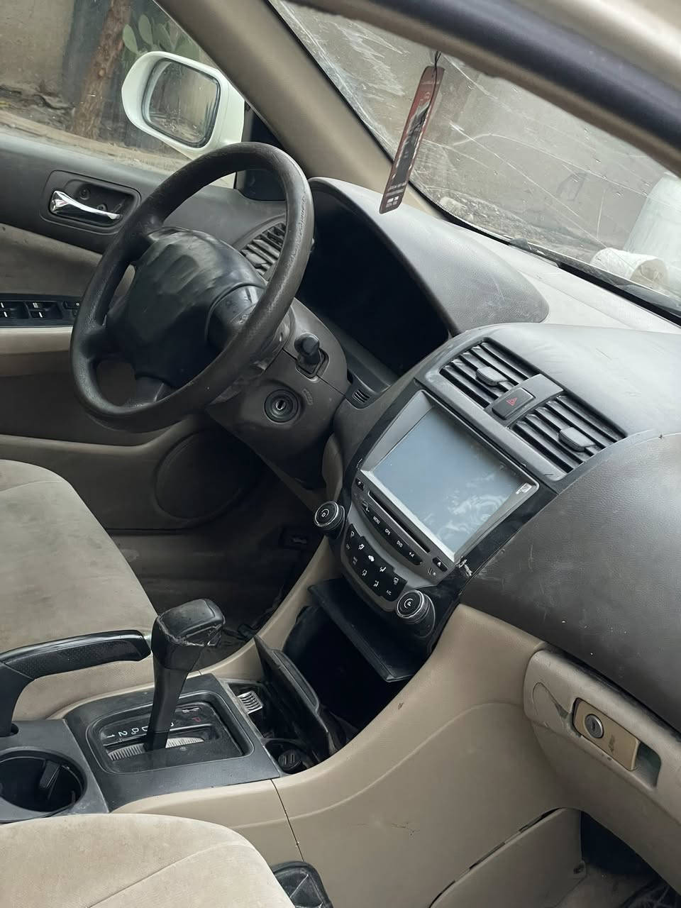 السلام عليكم 
سياره هونده أكور 2006
كير محرك جديد 
صدر امامي جديد 
وصدر خلفي جديد 
السعر 60
الموقع الرشيد 
***********
