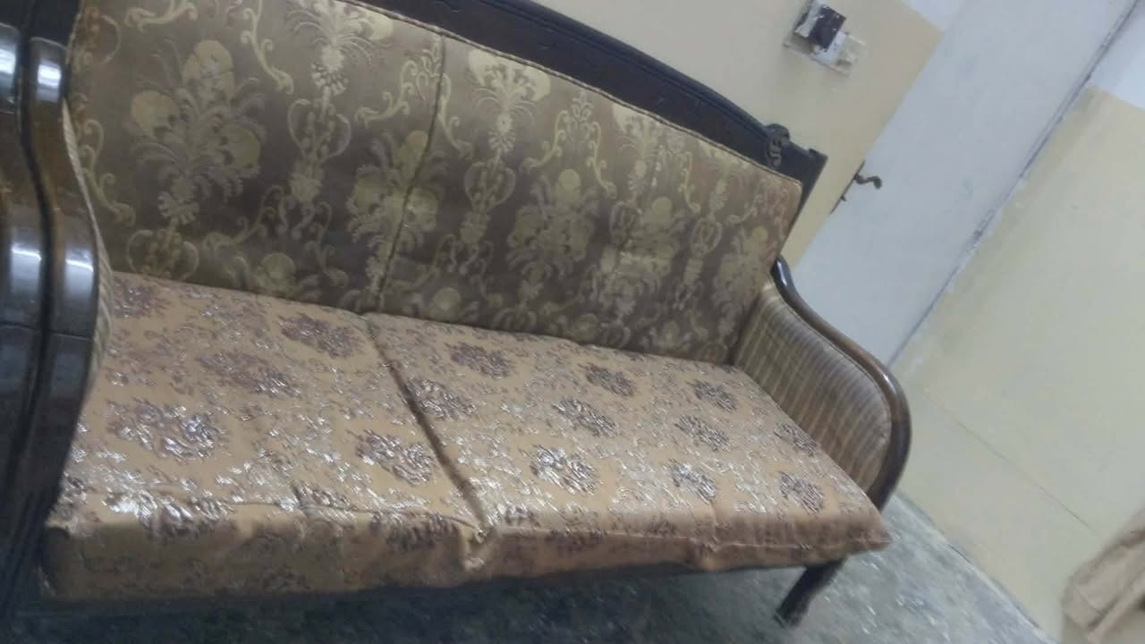 طقم قنفات مستعمل للبيع
🛋️ طقم قنفات نظيف جدًا، يتكون من 8 مقاعد. 💰 السعر: 130 ألف دينار. 📍 الموقع: خانقين.

للاستفسار أو الحجز، يرجى المراسلة عبر الصفحة أو التواصل على واتساب: 📞 ***********
