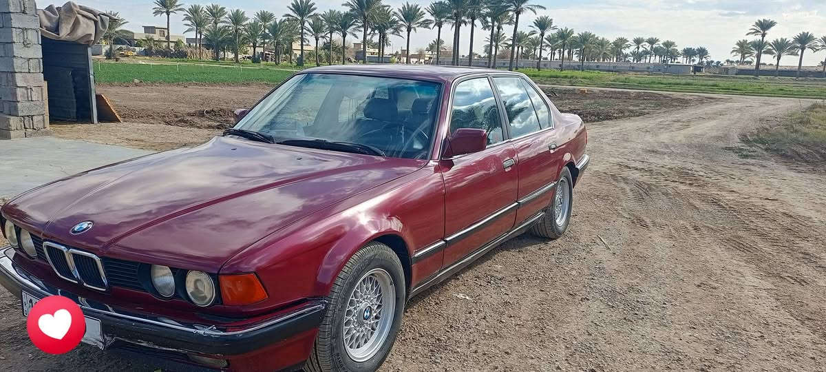بي ام دبليو حجم 735 رقم بغداد إنكليزي موديم 90 لون ماروني مصبوغه جماليه تخم تاير وتبريد شغال السعر 70 وبيها مجال 
***********
***********
السكن بغداد التاجي
