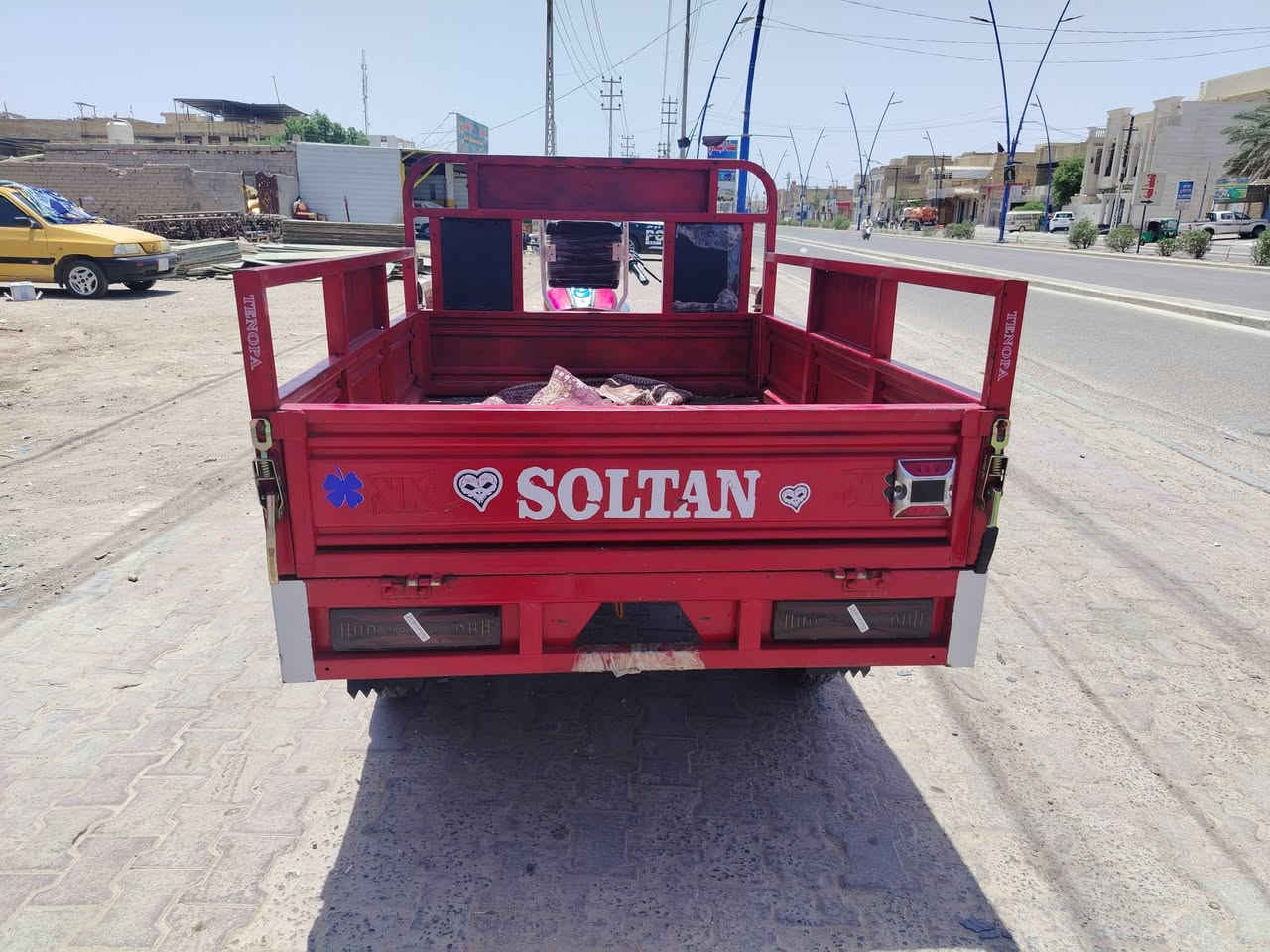 سلام عليكم ستوته صلطان البيع مديل 15 وكيله بشارع بغداد مكفوله كفاله عامه ***********
