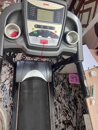 جهاز جري مستعمل نظيف الشاشه شغاله والتحكمات شغاله وجهاز سير هزاز  والم...
