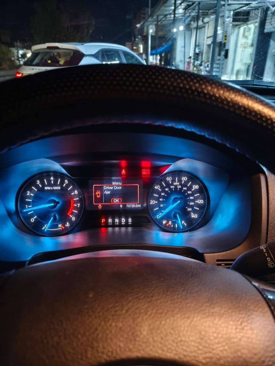 🚘 للبيع فورد إكسبلورر XLT موديل 2018

✅ 6 سلندر✅ كلين بدون حوادث✅ حدادية جديدة✅ تايرات جديدة✅ كير أوتوماتيك✅ شاشة كبيرة✅ كاميرا خلفية✅ حساسات أمامية وخلفية✅ مثبت سرعة✅ تحكم بالسكان✅ تبريد وتدفئة✅ مكيف ثلج✅ داخلية مرتبة ونظيفة جداً✅ 

السيارة بحالة ممتازة وما تحتاج أي مصروف، استعمال نظيف وجاهزة للفحص بأي مكان.

📍 كركوك📞 للاستفسار مراسلة الخاص أو الاتصال.

***********
