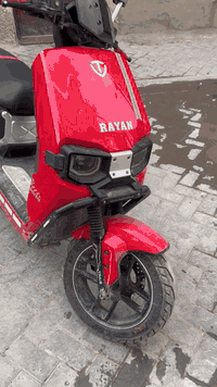 السلام عليكم الدراجه شحن للبيع مال شركه الريان . 
كلش تضيفه بس الكفر الايسر بيه اشويه كسر كما موضح بلصوره وكعوهه الجهال . 
عارضيه ب650 وبيه مجال . للعلم بطارياته جداد . 
رقم التليفون *********** المكان بغداد الرصافه .
