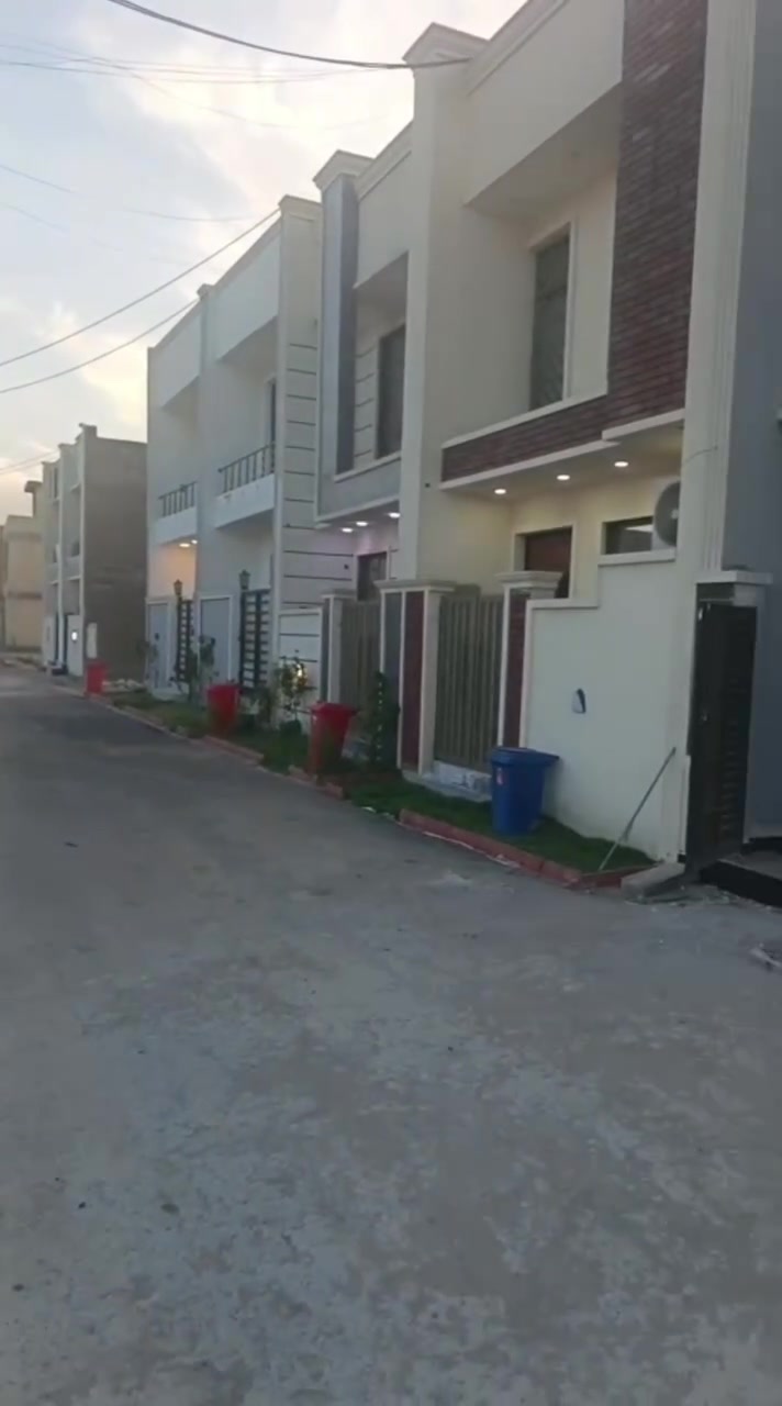 السلام عليكم
دار للبيع
مساحه 62 متر 
واجهه 6 وربع نزال 10
طابقين 3 نوم 
زراعي سند 25
تنازل شركه واقرار قاضي
بغداد الدوره مدخل هور رجب مجمع شواطئ النخيل
***********
***********
