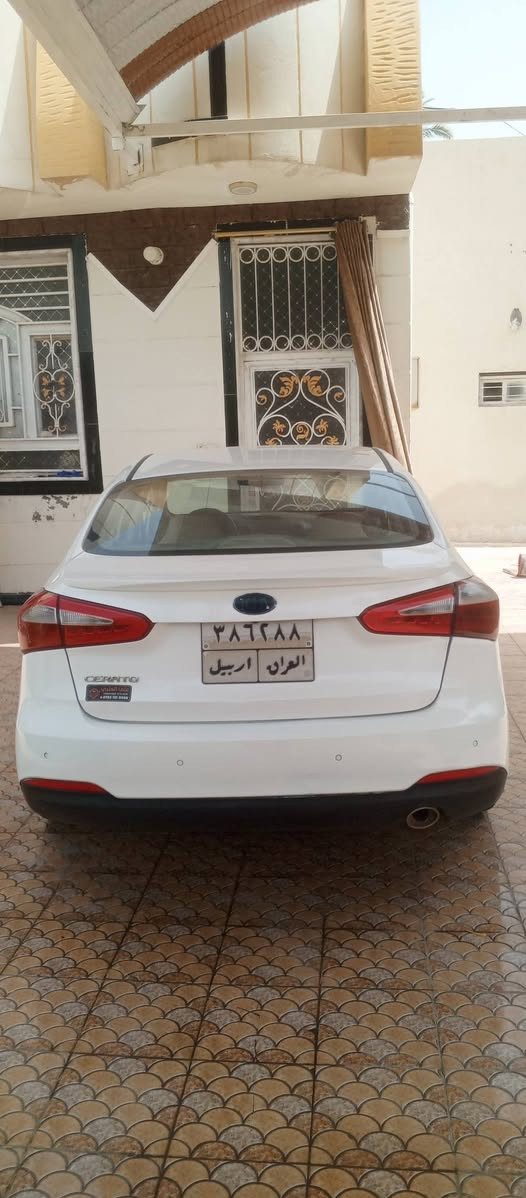 سيراتو ٢٠١٤ خليجي رقم اربيل 
بيها جاملغ خلفي صبغ فقط 
فول مواصفات فتحه 
مكينه كير حداديه جديده 
بأسم كردي وكاله تحويل 
السعر ٩٩ ورقه
للاتصال ***********
مكان سياره حله
