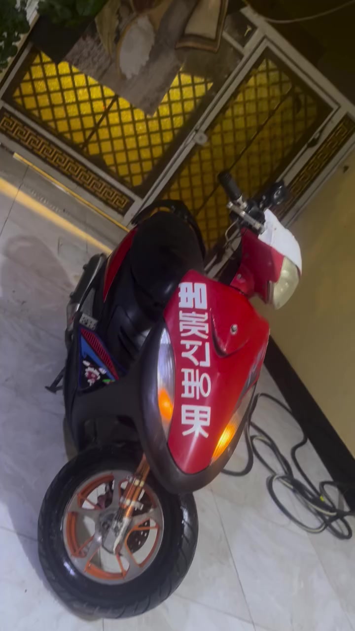 السلام عليكم 
للبيع دراجة ماكس عدله مفتوحة مكينه ناعمه خرسه
الدراجة مرتبه مصروف عليها هواي
1-وياله رياضيه
1-دبلات رياضيه 
3-كزوز رياضي SC
4-قبق مروحة رياضي
5-باتري جديد 

كهربائيات كلها شغاله ماعده الأشاير

الدراجة عوزها فقط كابريتة وترتيبات بسيطه

مكان الدراجة البصره ابو الخصيب حمدان 

سعرها 550وبيها مجال قليل كلش
***********
