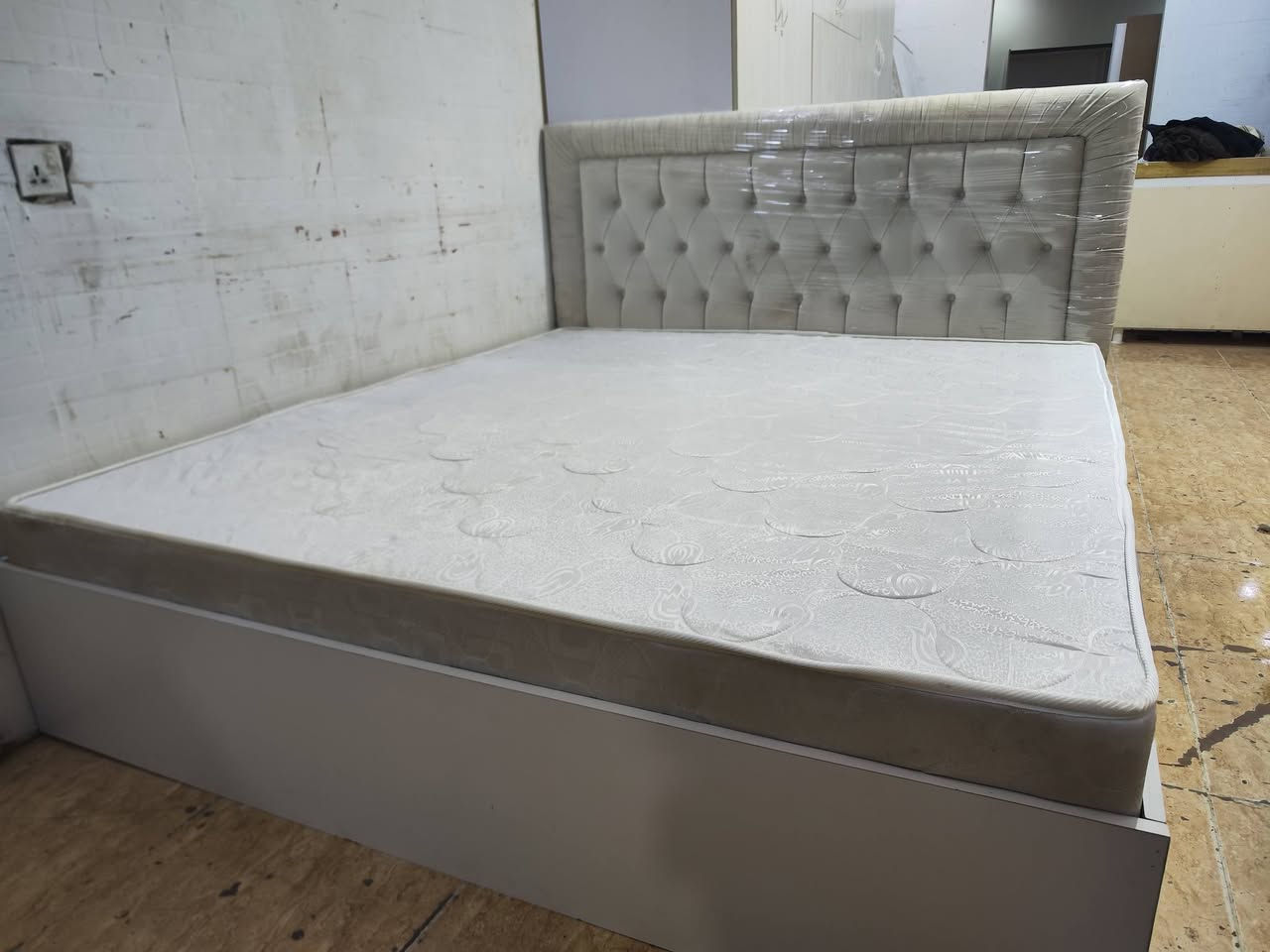 ئەم دوو سیسەمە بۆ فرۆشتن زۆر پاک و تازە 
زۆر کەم بەکارهاتوە.
دوو نەفەریەکە قیاسی 180×200 بەدۆشکەوە 
سیسەمی یەک نەفەریەکە 90×200 بەدۆشەکەوە 
ناونیشان سلێمانی /کانی سپیکە سەد مەتر خوارمزگەوتی تەبایی


**إذا كنت صاحب هذا الإعلان وتريد حذفه لأي سبب، رجاءا أرسل رسالة إلى الدعم الفني**