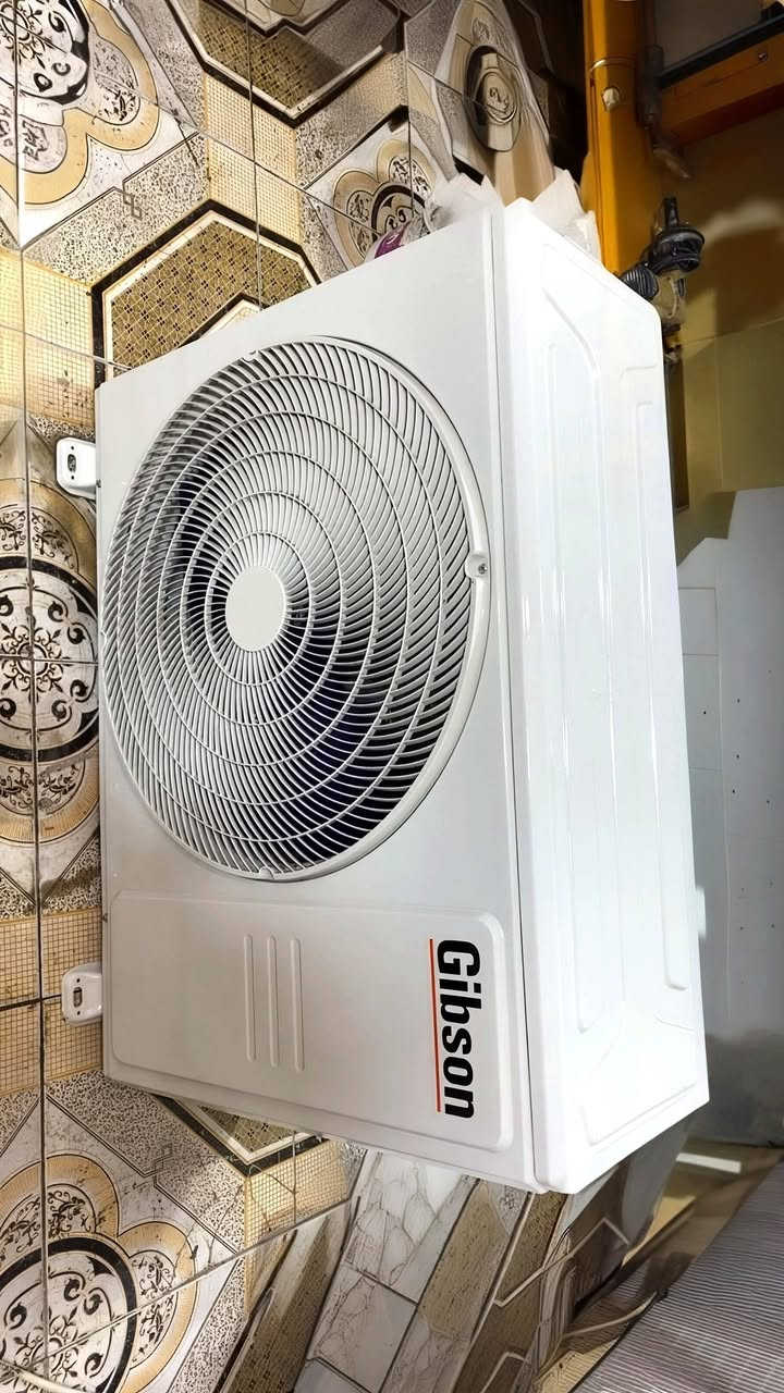 سبلت جبسون طن ونص
استخدم شهرين فقط r410 اصدار هاي
 السنة بسعر ٤٥٠ وبي شوي مجال
عنون البصرة-الجبيلة ***********
