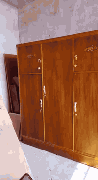 سلام عليكم كنتور ابو 3صاج ارتفاع مترتين و5 سم عراقي سعر 200قفل قفل مكان بغداد شعله موجود توصيل ***********
