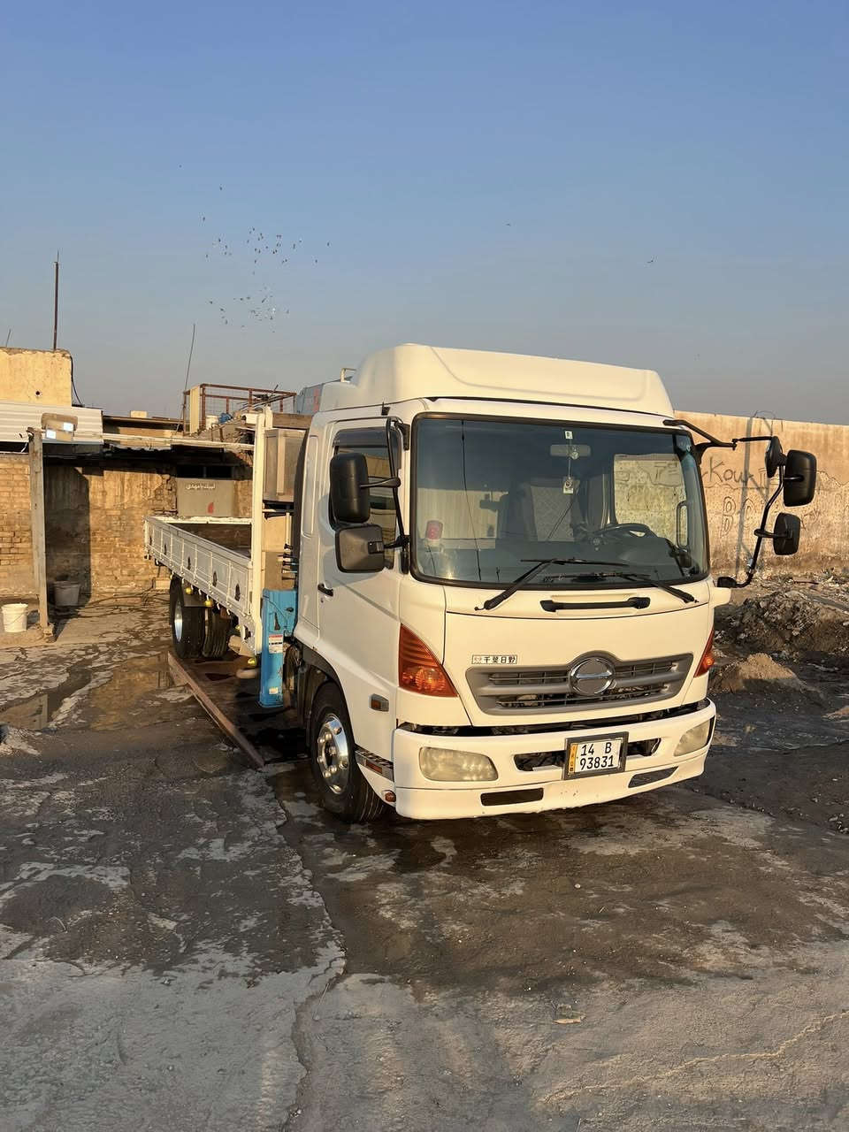 سلام عليكم كرين هينو شيطان   موديل 2017
كرين اف اكس 3سلايتات مخالف  سيارة كفاله عامه رقم السياره بصره تحويل ثاني يوم 

مكان السيارة بغداد 

***********
