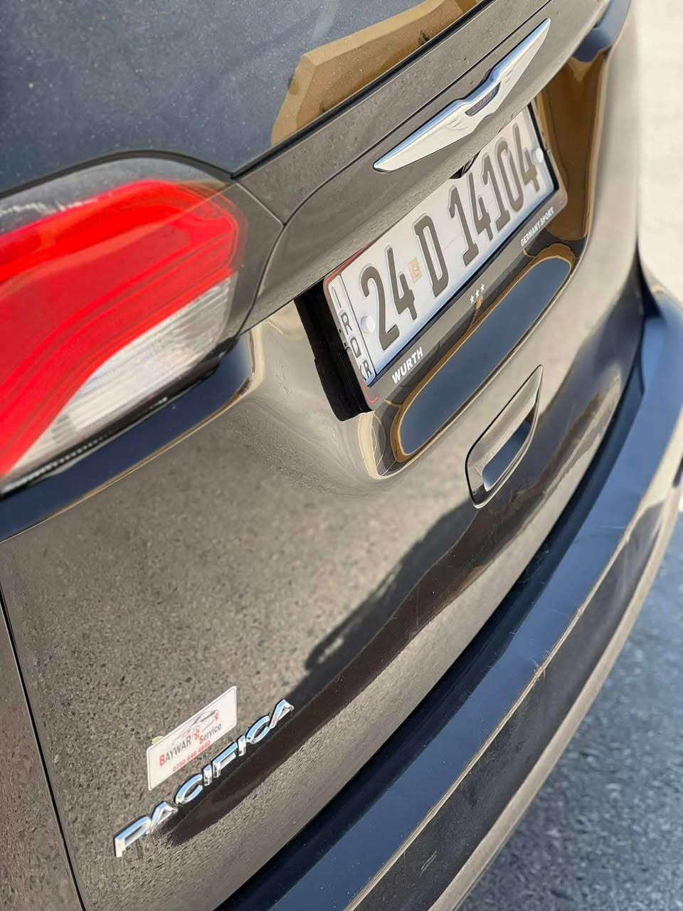 Chrysler pacifica
باسفیکا موديل ٢٠١٧ 
بيها ٣ صفحات صبخ
گير و مكينه كفاله
كهربايا كفاله
طخم تايرات ووياله نظيف 
داخل ابيض
ستيرن تحكم
ماشيه ما يقارب ١٤٠ مايل 
تحويل ووكاله شرط
مكان سياره دهوك
سعر ١٦٠ وبي مجال بسيط
تليفون *********** وبي واتساب
