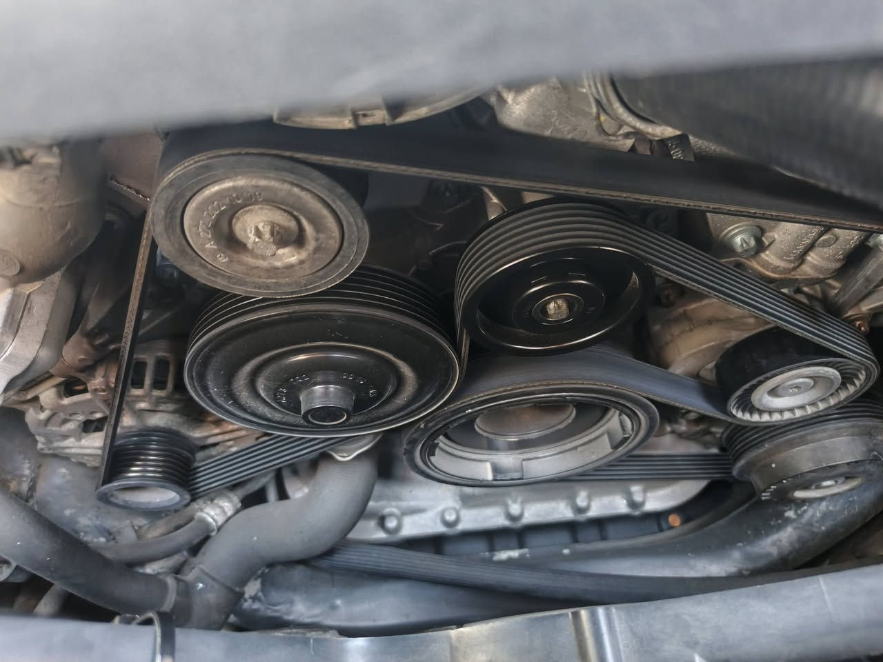 السلام عليكم للبيع فقط. مارسدسS350 v6 موديل 2008 لون سلفر كما موضح بل صور وارد الماني سط رقم اربيل شبه مميز تحويل مباشر باسمي يعني كبل تحول هزه جديده .فوللل موصفات باب طويل  داخل اسود سياره نظيفه بمعنئ الكلمة بيه صبغ بسيط بل باب وشويه بل بلجاملغ جهت السايق اثر شخط طويل وبيها بارد بل هلال كد شبر سونار السياره مرفق المندلاوي كير ومكينه مكفولات المقاعد الخلفيه كله كهرباء مقعد السايق تفاعلي عند المنعطفات المقاعد الاماميه ولخلفيه كلهن يجن تتفئه وتبريد وتحكم سياره جكات تصعد وتنزل خمس بردات كهرباء تكدر تتحكم بيهن من المقصوره الخلفيه من يم السايق دبل بانوراما تتحكم بيه من الخلف ومن الإمام حساسات اماميه وخليفه جانبيه وتحديد مسار اربع أبواب شفط صندوك شفط ستيرن كهرباء خاصية الصعود ونزول ناضور ليلي تبريد 3 مناخات منفصله للسايق والراكب الامامي ولمقصوره الخلفيه سماعات بلوتوث وسستم صوت سياره خير من الله مال جناي و S معروفه بعد بل مواصفات مكان📍 سياره بغداد مدينة الصدر عارضها 215💲وبيها مجال رقم  ***********
