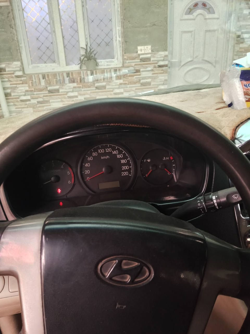 سلام عليكم ستاركس موديل 9 مفتوح كير مكينة حدادية السيارة مكفولة وكشرهة نضيف بس بيهة بارد بسيط بالجاملغ الخلفي وشخطة باب السلايد مابيهة قطرة تبخير مصفرة من كلشي تاخذهة جاهزة شرط السونار  السيارة بسمي رقم بغداد انكليزي 
مكاني بغداد 
رقم ***********
واتساب ***********
