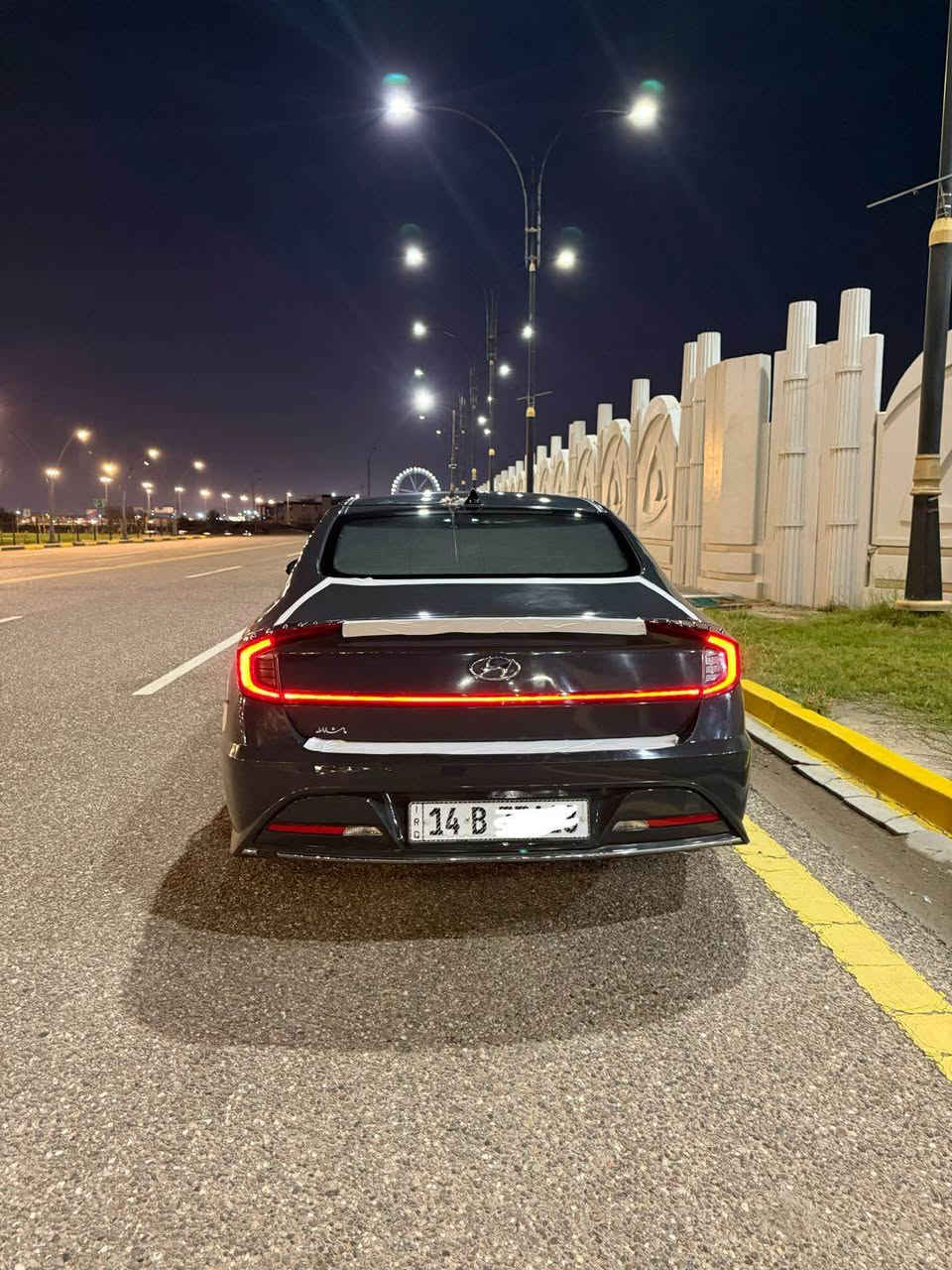 للبيع سيارة: سوناتا وارد خليجي تكسي دبي 
•الضرر: الجاملغ الخلفي صبغ عام تغيير لون 
•الرقم: بصرة بأسمي
•الايرباكات: سليمة
 الشواصي سليمة

•المواصفات :
▪️السيارة:سوناتا 
▪️الموديل: 2023اصل
▪️المحرك: 2000هايبرد
▪️العداد:47 الف وقابلة للزيادة
▪️حجم الويل: 17 مع تخم تاير 
▪️لايتات زينون حاجب LED مع كشافات دعامية زينون
▪️قمارة حديد
▪️غرفة السيارة : كشنات السيارة مخمل 
▪️شاشة الدشبول حجم كبير للتحكم بايعازات السيارة
▪️بصمة دخول 
     ترحيب بالمري 
▪️اشاير بالمرايا الجانبية
▪️سستم صوت 
▪️تحكم ستيرن جهتين بلوتوث وحاكية وكروس سرعة 
▪️نظام ABS مانع انزلاق
▪️السيارة مواصفات ، جديدة وبوضع الشركة .

السعر المطلوب:135 مع المجال قليل 
 
الاتصال على ‭*********** البصرة, العراق
