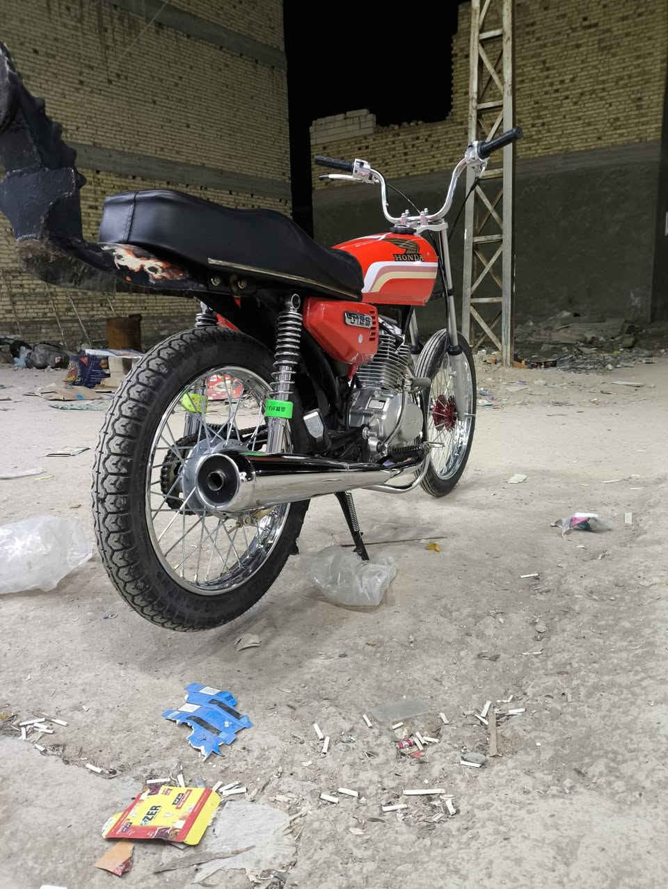 سلام عليكم دراجه معمره صار ثلث تيام دراجه بدون اوراق سعر 750 وبيهاء مجال شراي يتصل ***********
