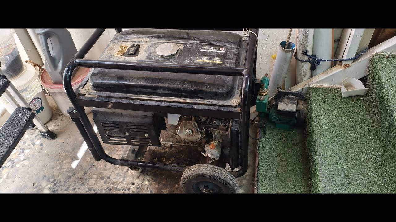 السلام عليكم مولدة  5 kv استرا بانزين / غاز حالة جيدة جدا عامل الها واير اطفاء ذاتي تكدر تشغل عليها سبلت بخط والخط الاخر تخلي على البيت ( جينج اوفر )  السعر 500000 ( *********** )
