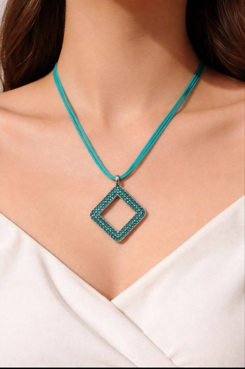 مساء الخير بنات⋆｡‧˚ʚ🍓ɞ˚‧｡⋆
لكثرة الطلب على القلاده الفيروزيه
 
وفرتلكم القلاده بلون ثاني هو 
✨ اللون الماروني ✨ 
قلادة بتصميم عصري ولمسة فيروزية أنيقة تضيف إشراقة خاصة لإطلالتك 🩵
 

#صُنِعَ_بِكُل_حُب


**إذا كنت صاحب هذا الإعلان وتريد حذفه لأي سبب، رجاءا أرسل رسالة إلى الدعم الفني**