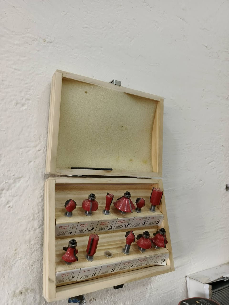 متاح أغراض نجاره ورشه متكامله مكاني كوت
***********رقني للاستفسار
