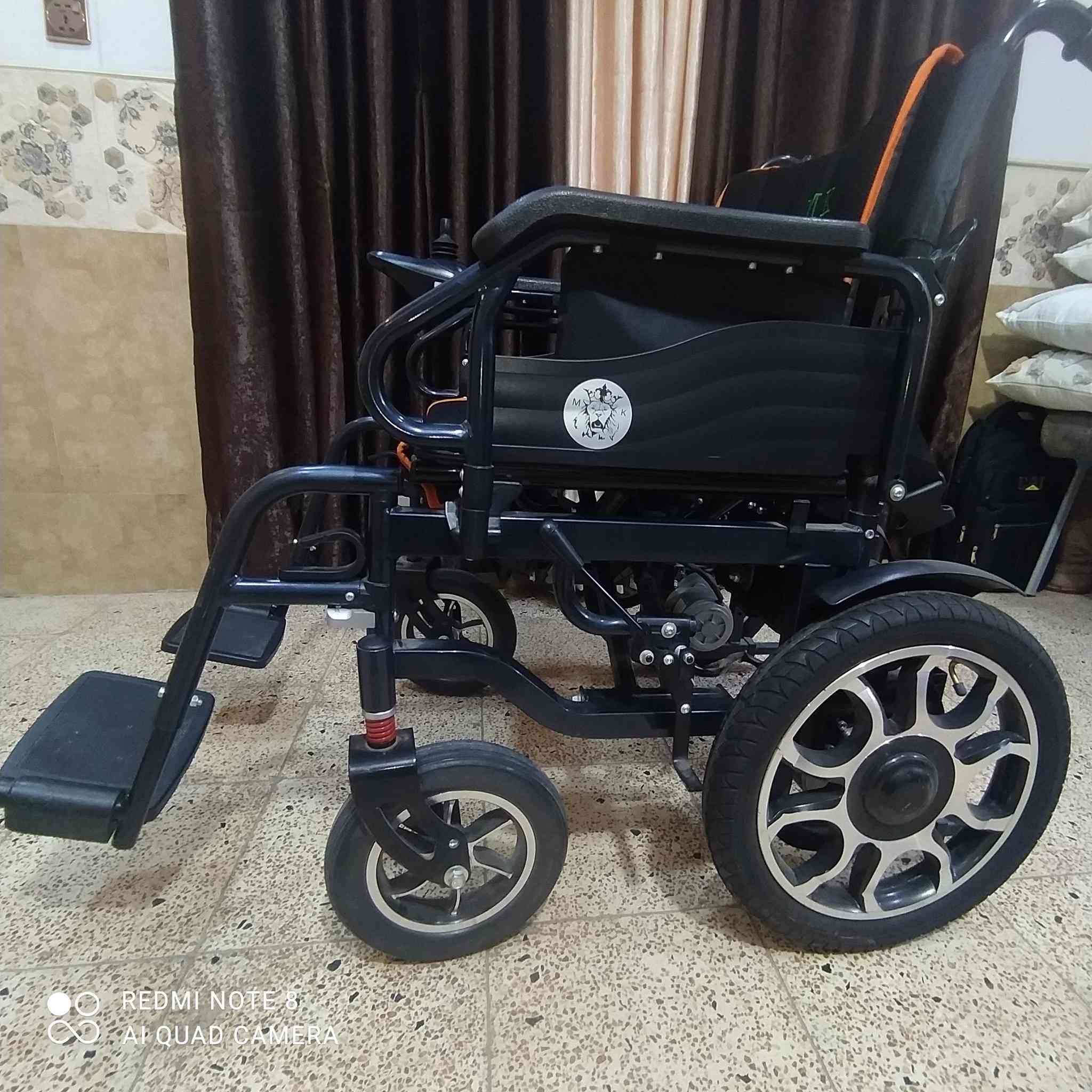 السلام عليكم
عربانة كهربائية استخدام شي قليل جديده 
الاستفسار : ***********
