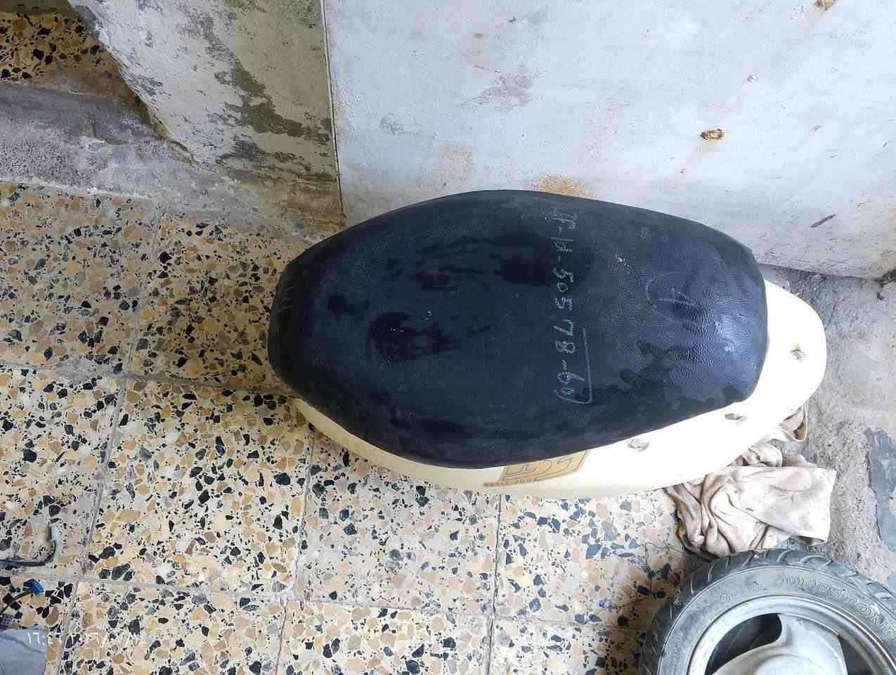 السلام عليكم تفصيخ دراجه بيجي مكينه تانكي كفرات عقل جنطه تايرات هنه وويالتهن نضاف مكينه ستوهه مجفته شاصي هوه والدبلات للبيع قيم مبايرضه الله ***********
